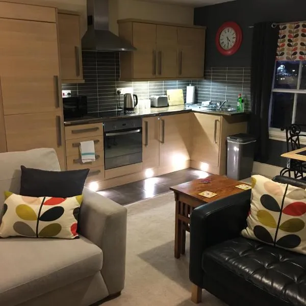 Peel House Apartments - Contractor Friendly，位于特伦特河畔伯顿的酒店