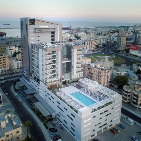 Radisson Blu Hotel, Larnaca，位于Livadhia的酒店