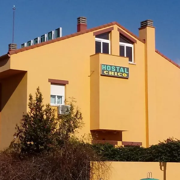 Hostal Chico，位于Santa Maria del Tietar的酒店