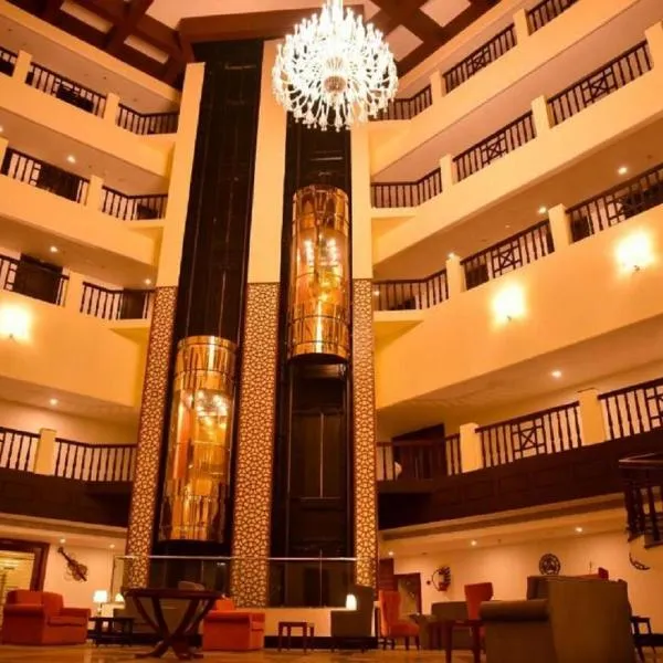 AVS Imperiaa Karaikal，位于Thirunallar的酒店