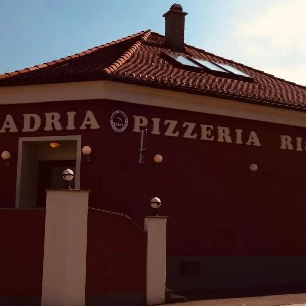 Ristorante Adria，位于格洛格尼茨的酒店