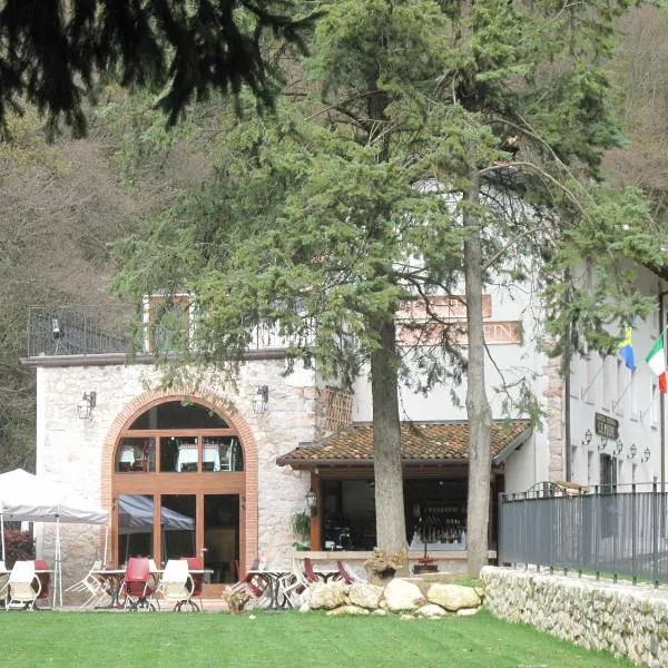 洛坎达阿尔康芬 - 欧斯特里亚皮埃尔住宿加早餐旅馆，位于Selva di Progno的酒店