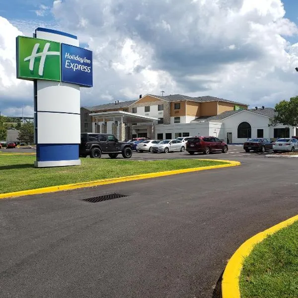 Holiday Inn Express Hotel Pittsburgh-North/Harmarville, an IHG Hotel，位于O'Hara Township的酒店