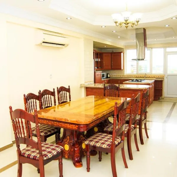 Spacious Apartment near the Beach in Masaki，位于达累斯萨拉姆的酒店