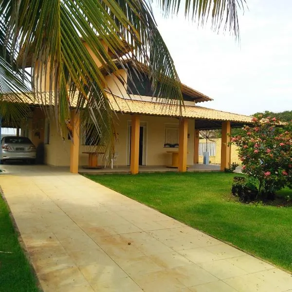 Casa de praia condomínio fechado, frente para o mar，位于Atalaia的酒店