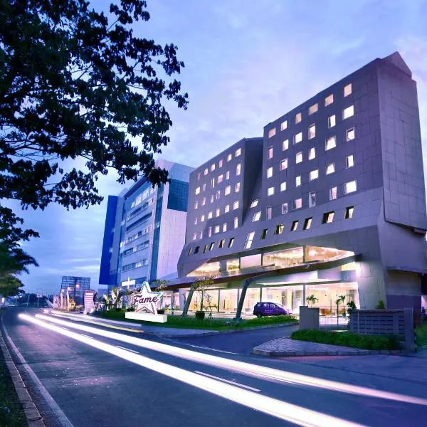 加丁塞尔彭名誉酒店，位于塞尔蓬的酒店
