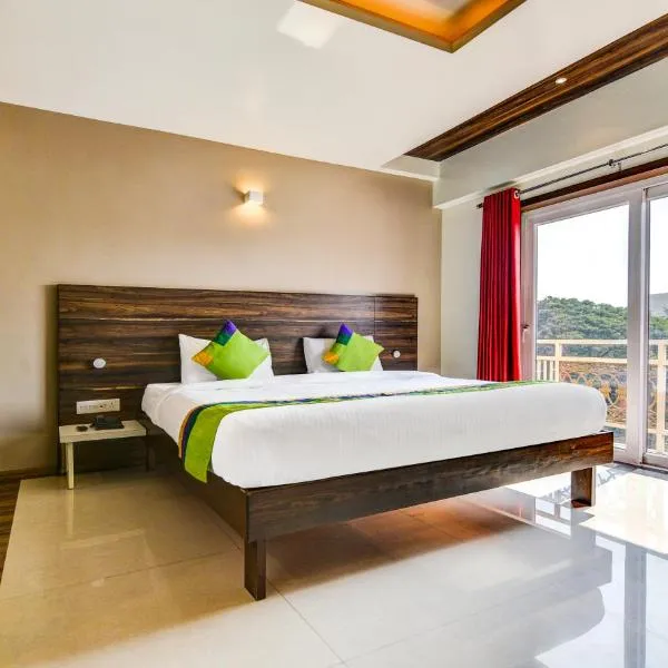 Treebo Trend Shree Sai Suites，位于Kāgal的酒店