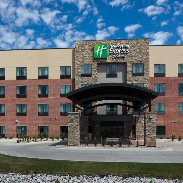 Holiday Inn Express & Suites Fort Dodge, an IHG Hotel，位于道奇堡的酒店