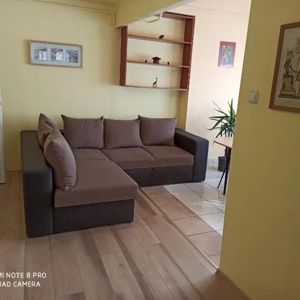 Centrum 2 apartman，位于Kőröstetétlen的酒店