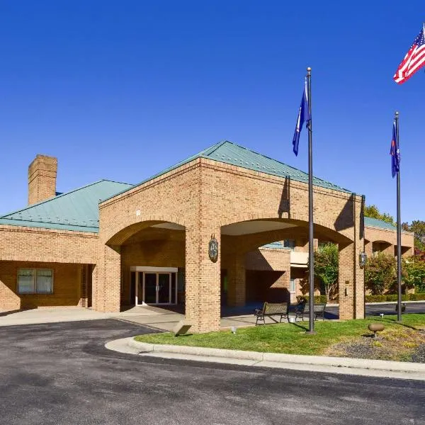 里奇伍德农场凯富套房旅馆，位于Roanoke Regional Airport-Woodrum Field的酒店