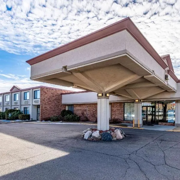 Quality Inn & Suites，位于Silver Lake的酒店