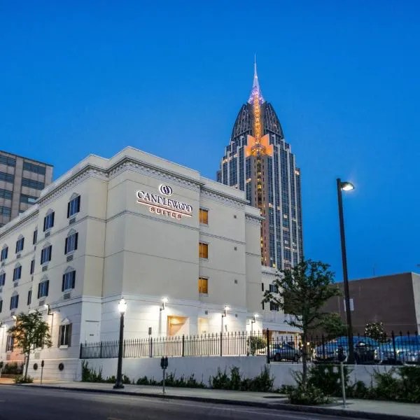 莫比尔市区烛木套房酒店酒店，位于Chickasaw的酒店