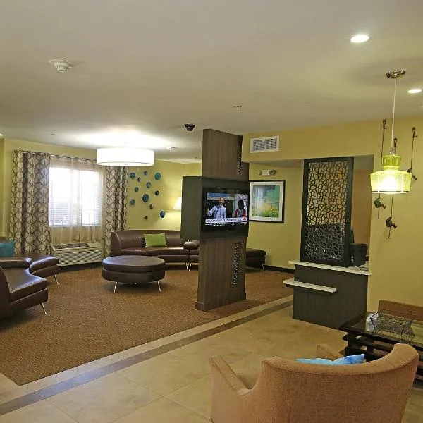 约克城纽波特纽斯烛木套房酒店，位于纽波特纽斯的酒店