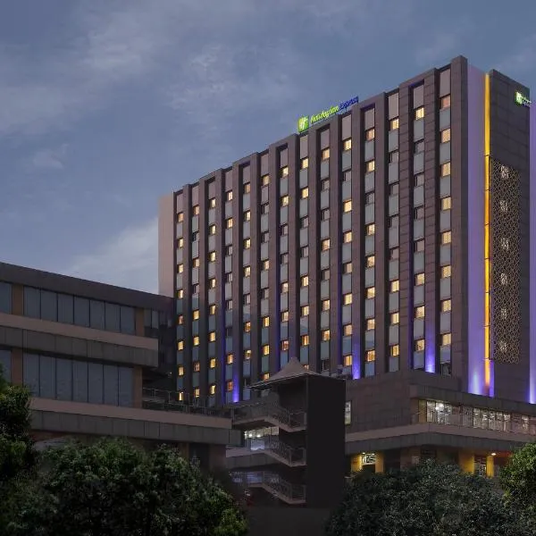 Holiday Inn Express Gurugram Sector 50, an IHG Hotel，位于Bādshāhpur的酒店
