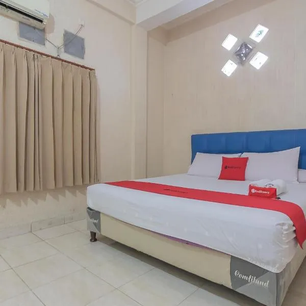 RedDoorz Syariah near Terminal Batu Ampar 2，位于巴厘巴板的酒店