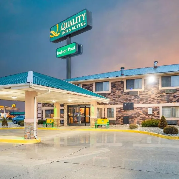 Quality Inn & Suites，位于Danville Correctional Center Heliport的酒店