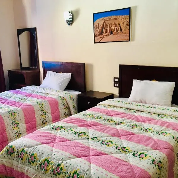 Sunflower Guest House Luxor West Bank，位于Al Karnak的酒店