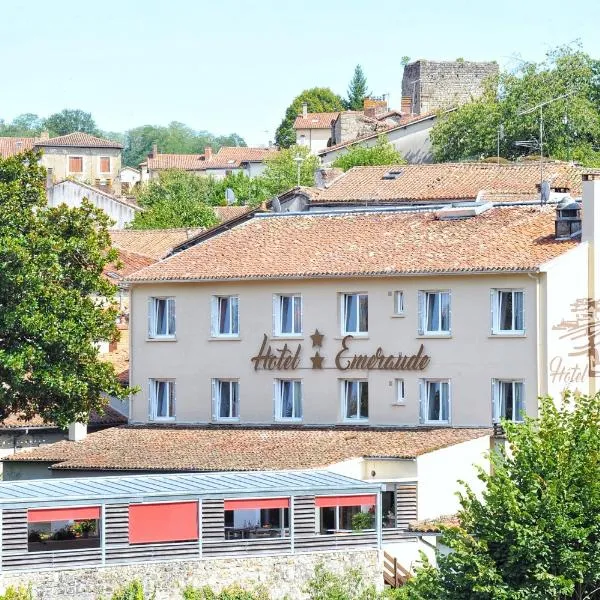 Logis Hôtel Emeraude，位于Alloué的酒店