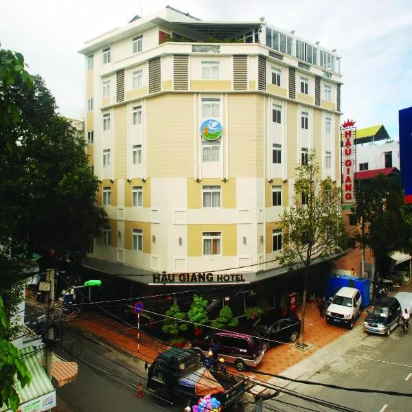 后江酒店，位于Ấp Yên Thượng的酒店