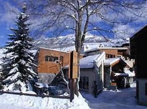 小屋之家高山牧場酒店和Spa，位于Sainte-Marie的酒店