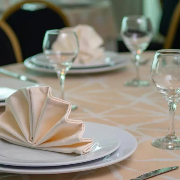 Holiday Inn & Suites - Merida La Isla by IHG,位于梅里达的酒店