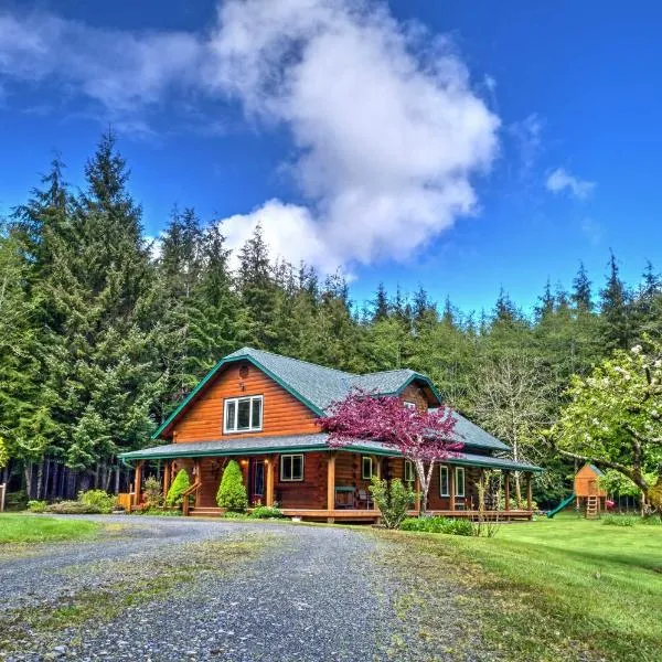 Peaceful Retreat on 10 Acres Less Than 7 Miles to La Push，位于福克斯的酒店