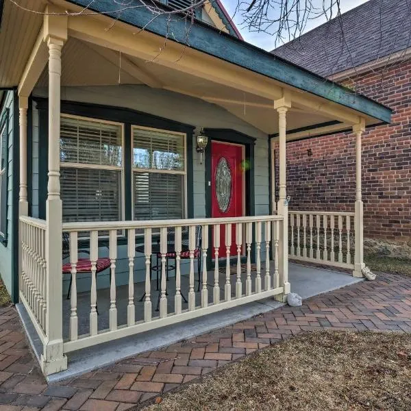 Buena Vista 'Shambala' Sanctuary Near Main St!，位于布埃纳维斯塔的酒店