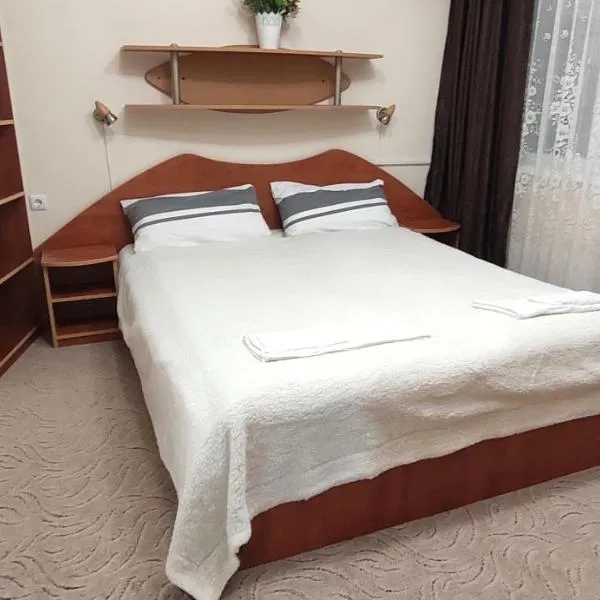 Уютен апартамент в Търговище - 2 спални и кухня，位于Mirovets的酒店