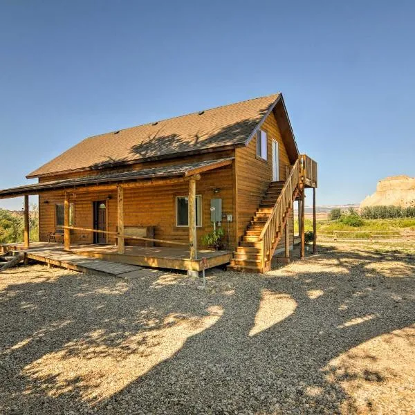 Cozy Henrieville Cabin 18 Mi to Bryce Canyon NP!，位于Henrieville的酒店