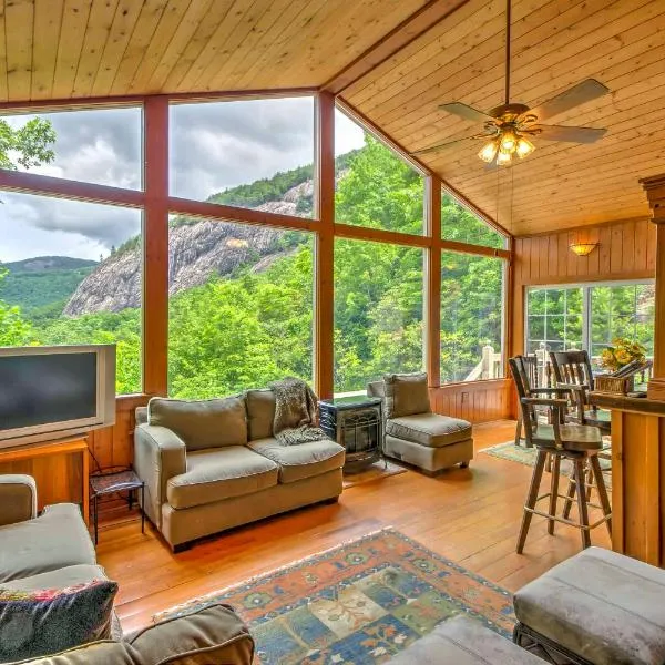 The Wow House - Sapphire Home with Deck and Views!，位于Lake Toxaway的酒店