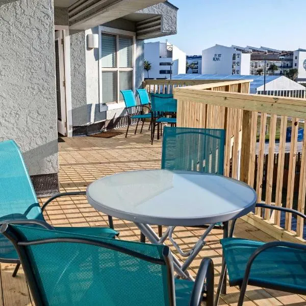 Port Aransas Condo with Pool Access Near Beach!，位于马士腾海滩的酒店