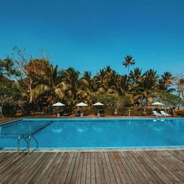 Nana Beach Hotel & Resort，位于Thung Wua Laen Beach的酒店