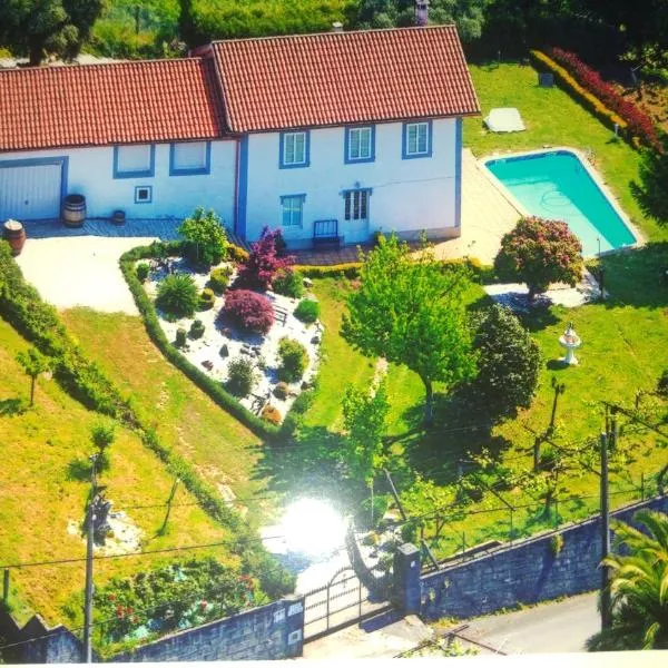 Casa Tarrío con Piscina - Santiago de Compostela，位于Boqueijón的酒店