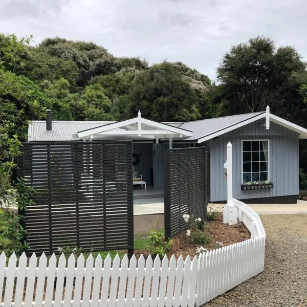 Kānuka Cottage - Tranquil and relaxing，位于Takamatua Bay的酒店