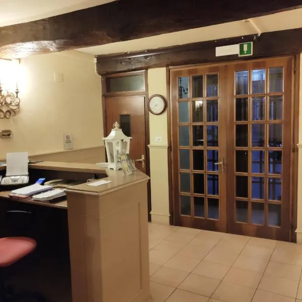 Hotel Ariosto centro storico，位于雷焦艾米利亚的酒店