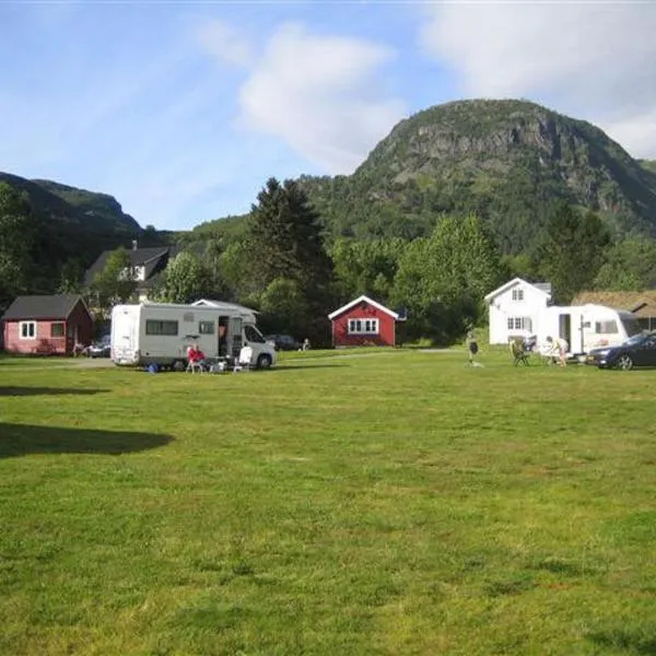 Seim Camping - Røldal，位于Nesflaten的酒店