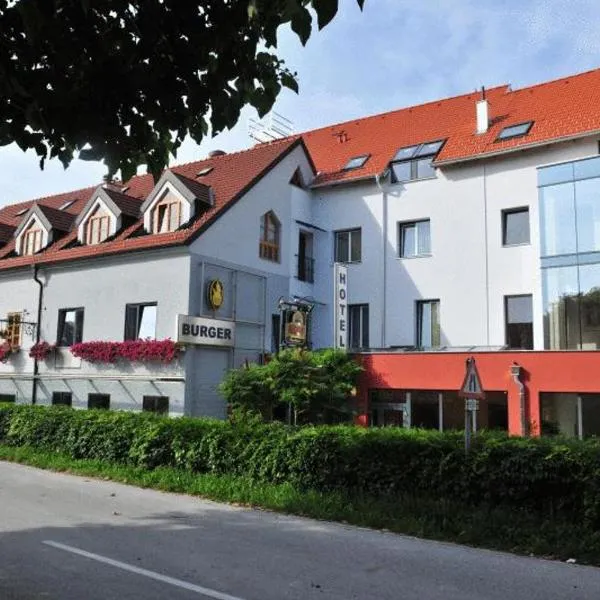 祖尔戈登恩克朗酒店，位于Angern的酒店