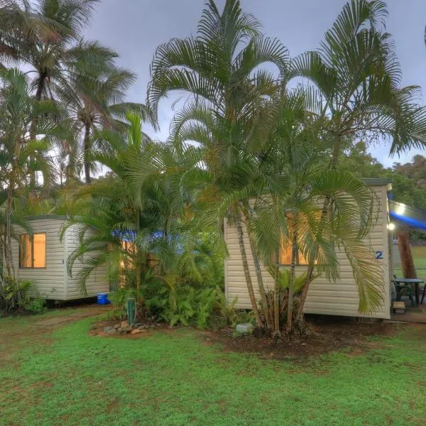 飞行鱼点旅游假日公园，位于因尼斯费尔的酒店