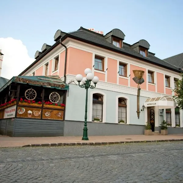 俱乐部酒店 ，位于Tvarožná的酒店