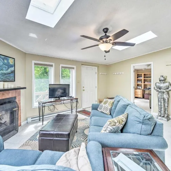 Catskills Home, 5 Mins to Windham Mtn Resort!，位于温德姆的酒店