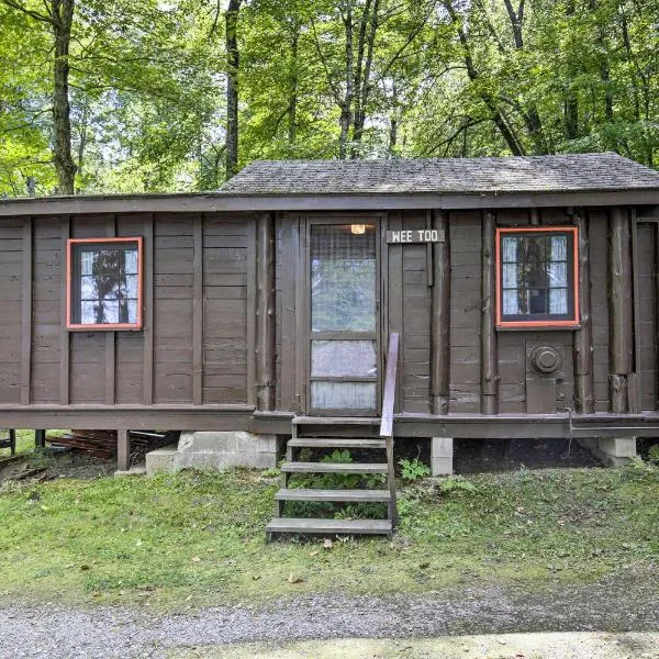 Rustic Hayward Cabin With Spider Lake Access!，位于海沃德的酒店