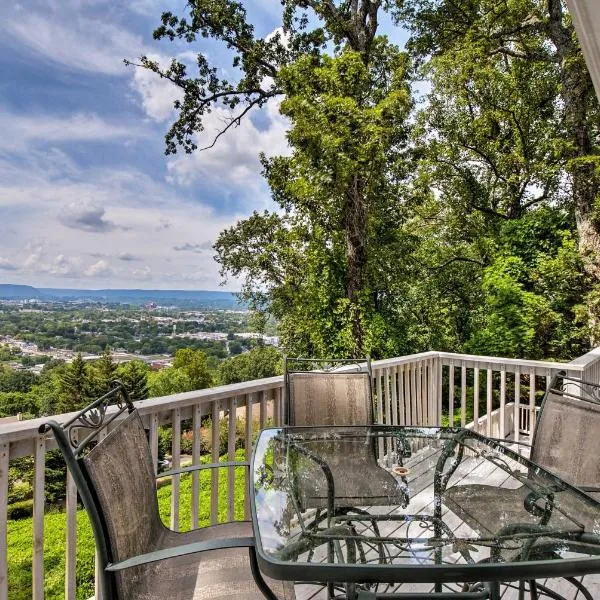 Upscale Chattanooga Home on Missionary Ridge!，位于查塔努加的酒店