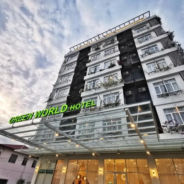 Green World Hotel，位于Kampong Seraya的酒店