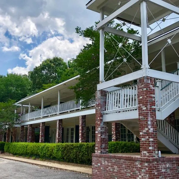 The Lodge at The Bluffs，位于圣弗瑞安斯维尔的酒店