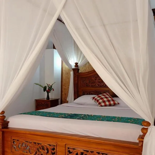 KARANG SARI Guesthouse & Warung，位于姆杜克的酒店