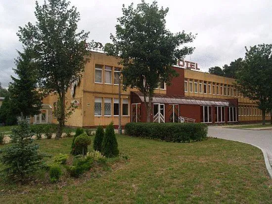切米克酒店，位于Leszyce的酒店
