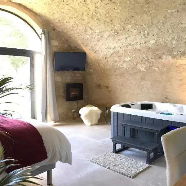 Paradise Love In Provence - loft en pierres - spa privatif，位于Reillanne的酒店