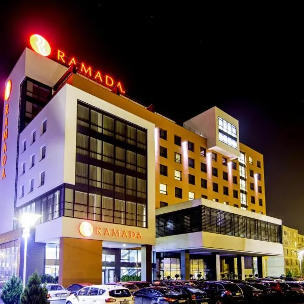 Ramada by Wyndham Oradea，位于Paleu的酒店