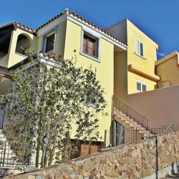 La PAVONCELLA sul MARE，位于塔瑙内拉的酒店