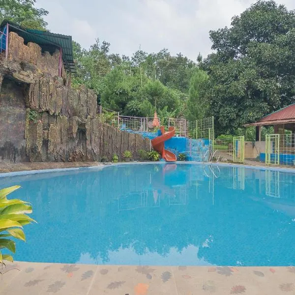 RedDoorz Resort Syariah @ Batu Apung Purwakarta，位于Cicadas的酒店